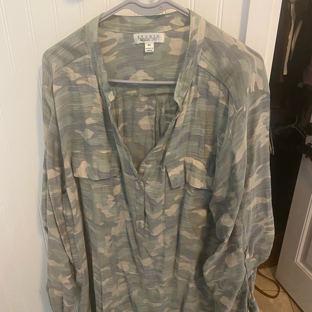 Studio Woman camo blouse
